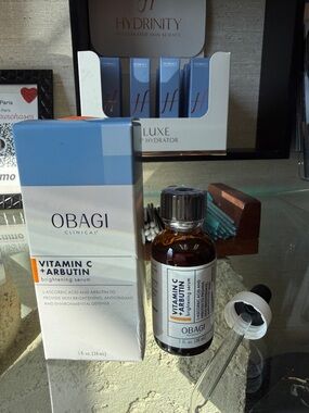 Obagi Vitamin C + Arbutin Brightening Serum — White, Blue & Orange